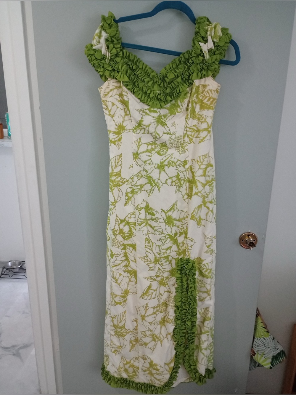 Vintage Princess Kaiulani Hawaiian Muumuu Dress Green Floral Ruffle